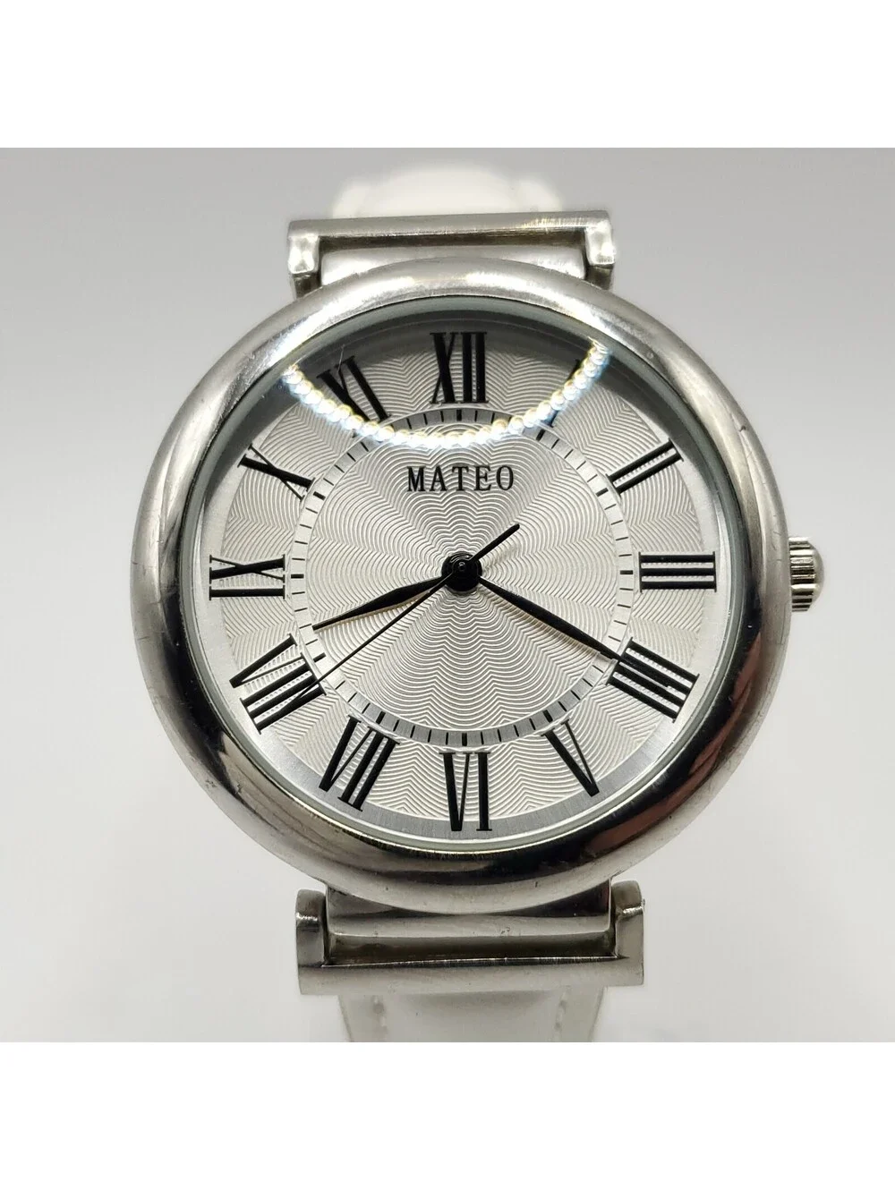 Mateo Silver Tone 38mm Quartz Women Watch New Battery White Leather Band